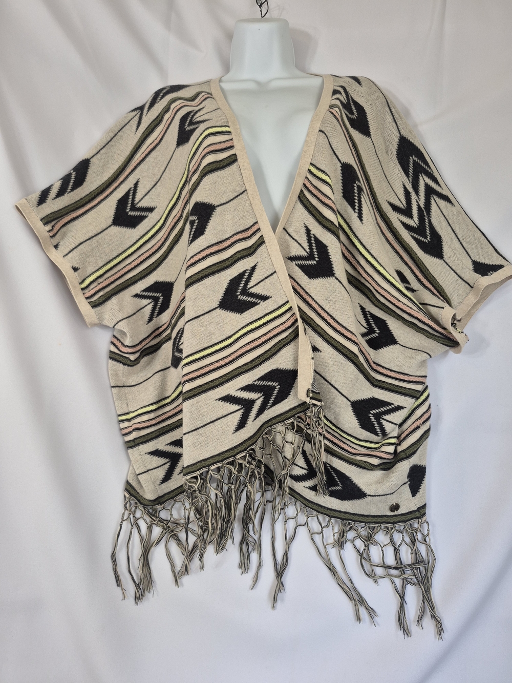 Billabong Cream Open-Front Kimono Cardigan Sweater Boho with Black Arrow Pattern